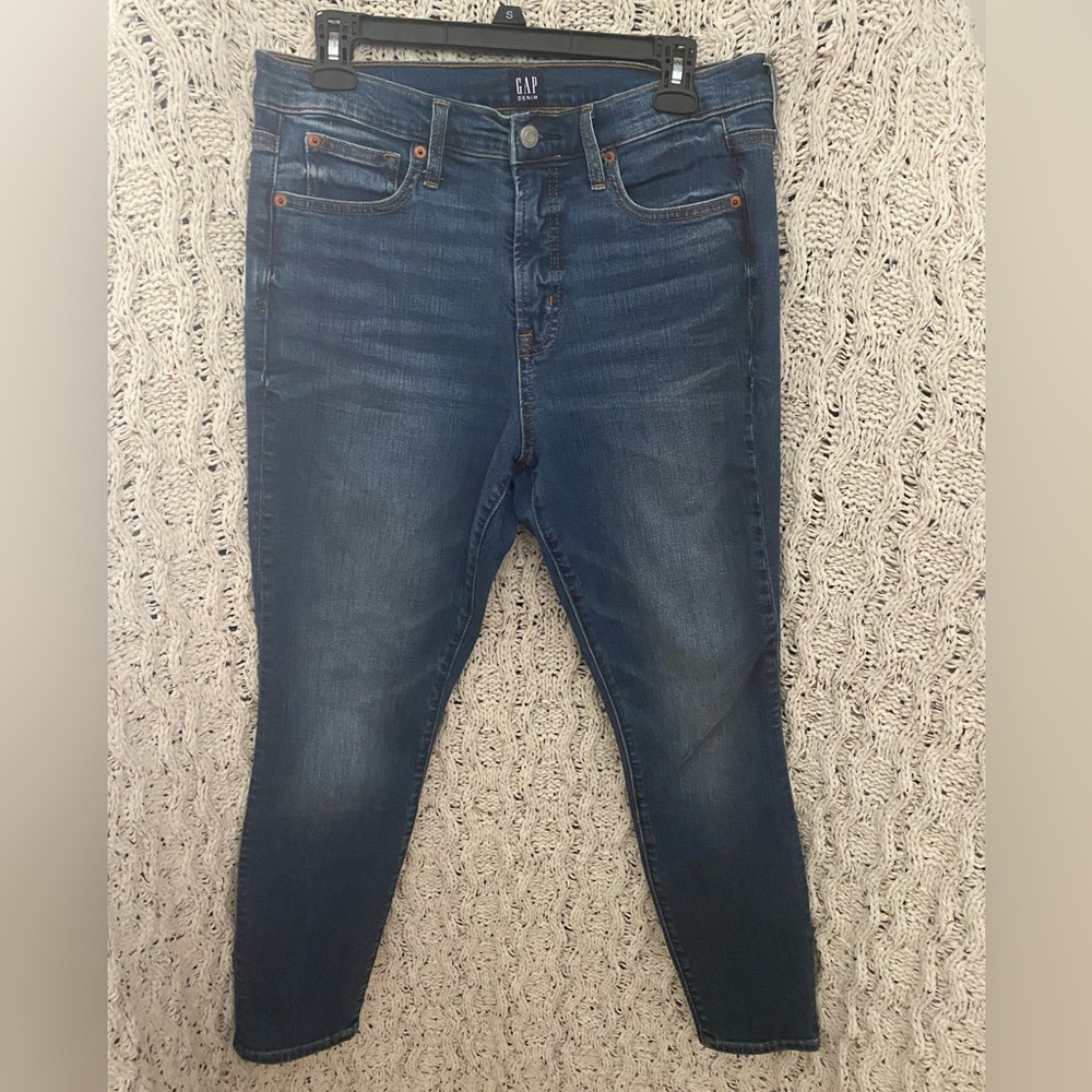 Gap True Skinny Jeans 10/30s